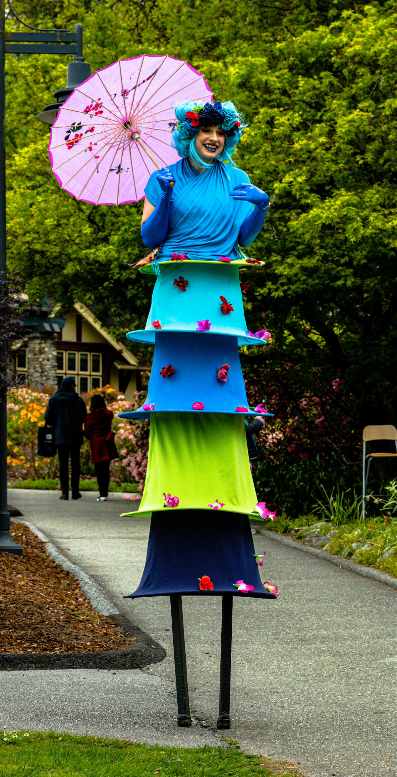 Stilt-Walkers